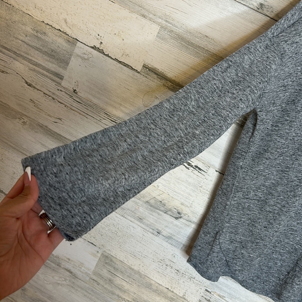 Victoria secret long sleeve - Picture 4 of 5